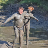 Лечебные Грязи на Экскурсии в Абхазию из Сочи с Купанием в грязях - Купаемся и мажемся грязью в термальных водах Гейзера